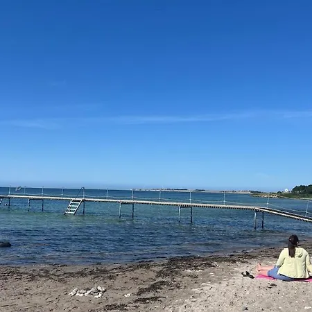 度假居 Charmerende I Skipperkvarteret I Med 3 Sovevaerelser *